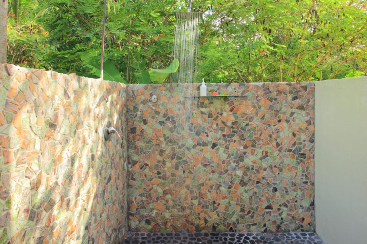 Sau Bay Resort & Spa Waiyevo Buitenkant foto