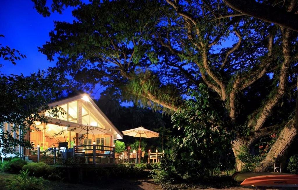 Sau Bay Resort & Spa Waiyevo Buitenkant foto